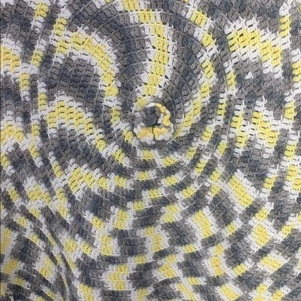 Handmade Knitted Crocheted Grey Yellow White Round lap baby‎ Blanket